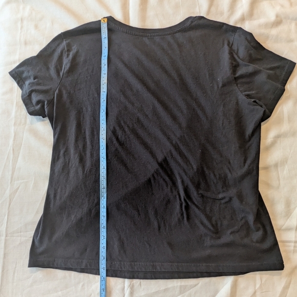 Charlie Brown Snoopy Woodstock Black Short Sleeve Tee Holiday Vibes - Picture 5 of 5